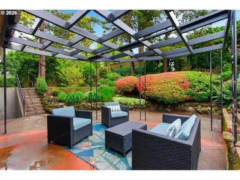 1212 SW Chestnut Drive Portland OR 97219