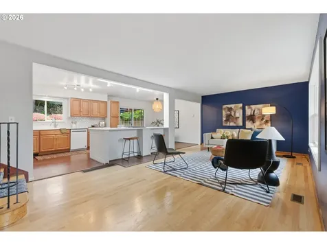 1212 SW Chestnut Drive Portland OR 97219