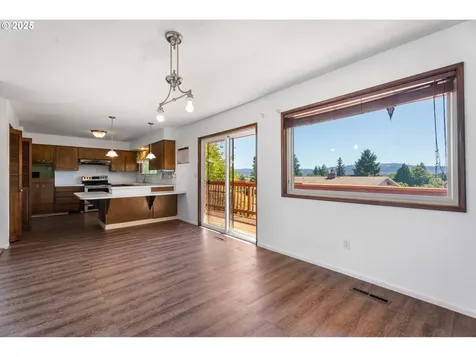 4111 Center Street Washougal WA 98671