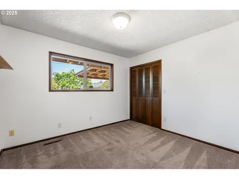 4111 Center Street Washougal WA 98671