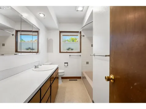 4111 Center Street Washougal WA 98671