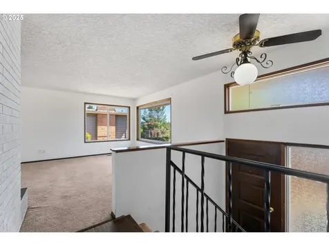 4111 Center Street Washougal WA 98671