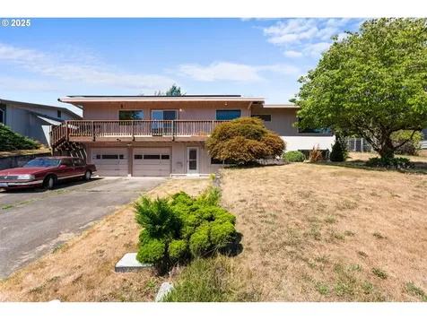 4111 Center Street Washougal WA 98671