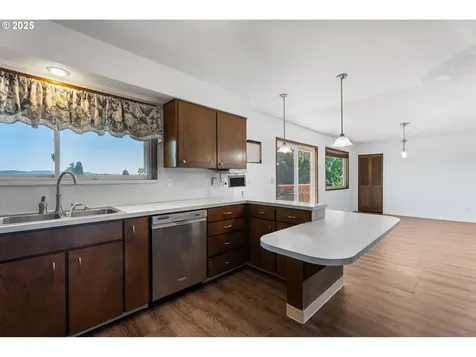 4111 Center Street Washougal WA 98671