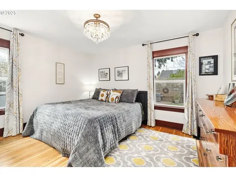 7037 NE Cleveland Avenue Portland OR 97211