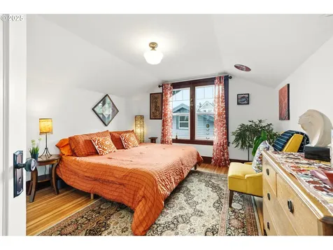 7037 NE Cleveland Avenue Portland OR 97211
