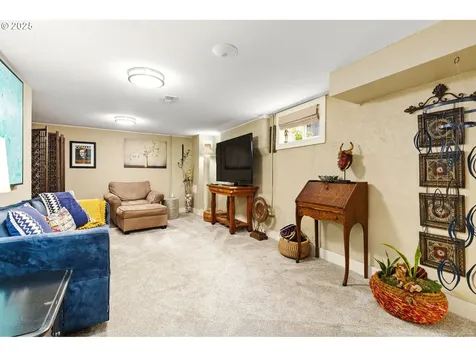 7037 NE Cleveland Avenue Portland OR 97211