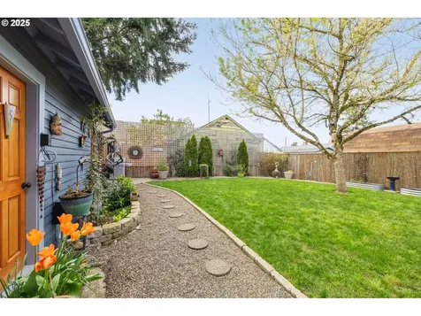 7037 NE Cleveland Avenue Portland OR 97211