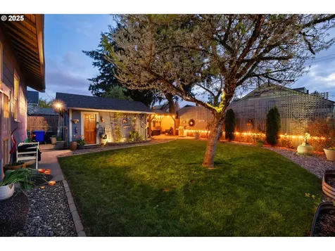 7037 NE Cleveland Avenue Portland OR 97211