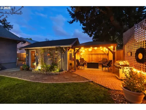 7037 NE Cleveland Avenue Portland OR 97211