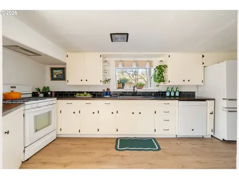 3911 SE 104th Avenue Portland OR 97266