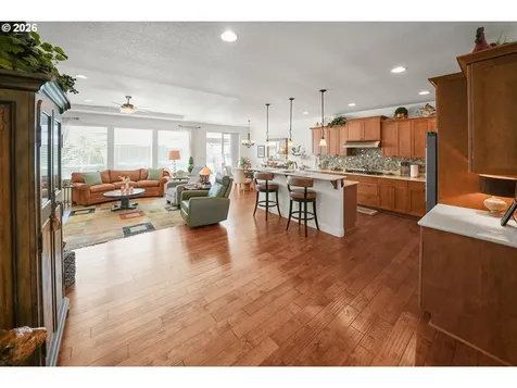 331 SE 13th Place Canby OR 97013