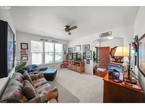 331 SE 13th Place Canby OR 97013