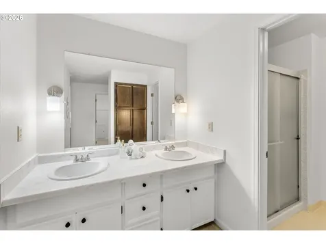 1721 Highland Drive Lake Oswego OR 97034