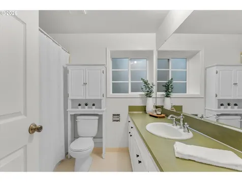1721 Highland Drive Lake Oswego OR 97034