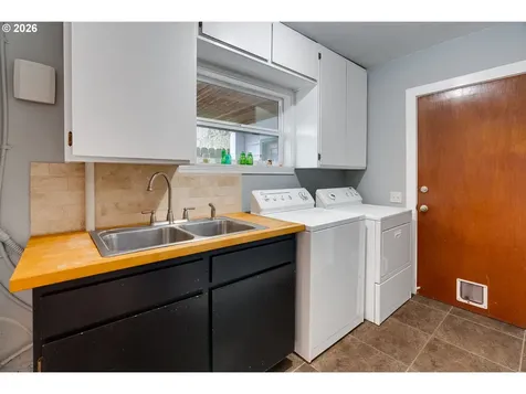 514 SE 61st Avenue Portland OR 97215