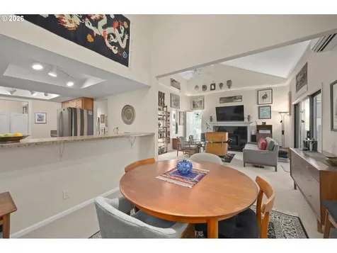 2094 Lake Isle Drive Eugene OR 97401