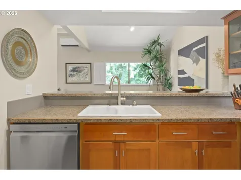 2094 Lake Isle Drive Eugene OR 97401