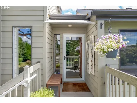 2094 Lake Isle Drive Eugene OR 97401