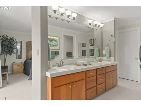 2094 Lake Isle Drive Eugene OR 97401