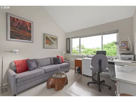 2094 Lake Isle Drive Eugene OR 97401