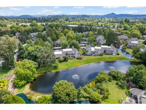2094 Lake Isle Drive Eugene OR 97401