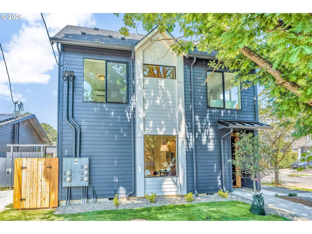 4495 SE Division Street Portland OR 97215