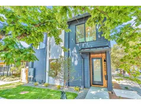 4495 SE Division Street Portland OR 97215