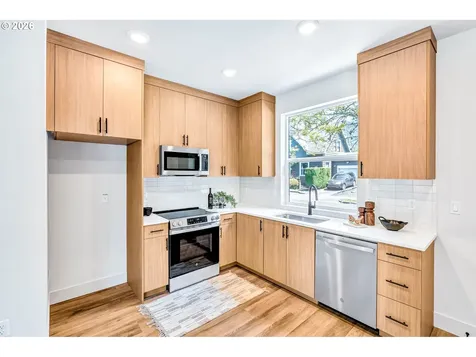 4495 SE Division Street Portland OR 97215