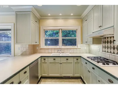 1325 NW 26th Avenue Portland OR 97210
