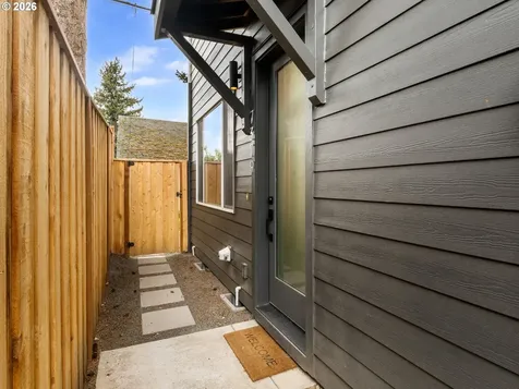 7379 N Mobile Avenue Portland OR 97217