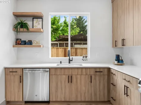 7379 N Mobile Avenue Portland OR 97217