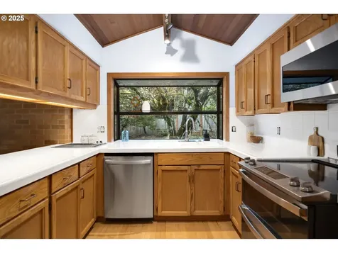 21065 Apollo Court West Linn OR 97068