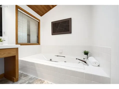 21065 Apollo Court West Linn OR 97068