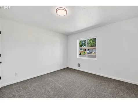 2295 Laurelhurst Drive Eugene OR 97402
