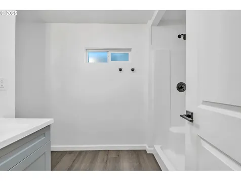 2295 Laurelhurst Drive Eugene OR 97402