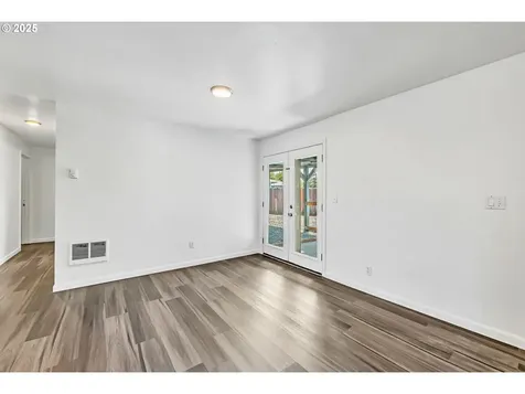 2295 Laurelhurst Drive Eugene OR 97402