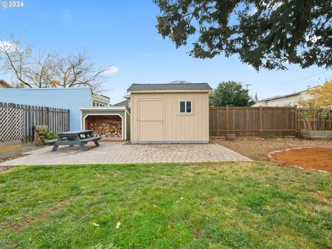 7506 SE Raymond Street Portland OR 97206