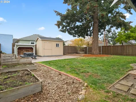 7506 SE Raymond Street Portland OR 97206