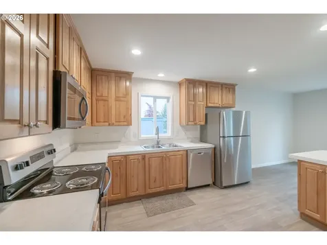 3253 Comber Court NE Salem OR 97305