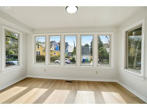 1421 SE Pine Street Portland OR 97214