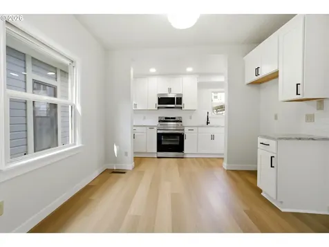 1421 SE Pine Street Portland OR 97214
