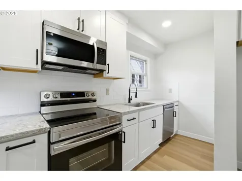 1421 SE Pine Street Portland OR 97214