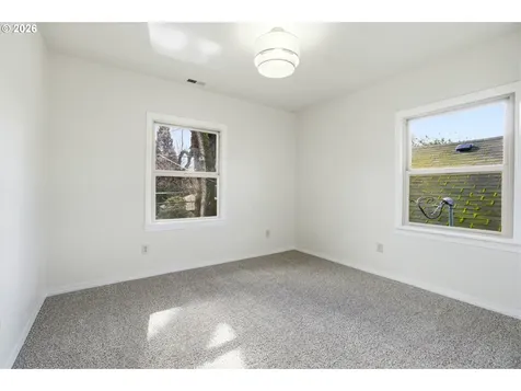 1421 SE Pine Street Portland OR 97214