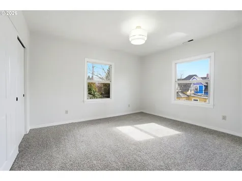 1421 SE Pine Street Portland OR 97214