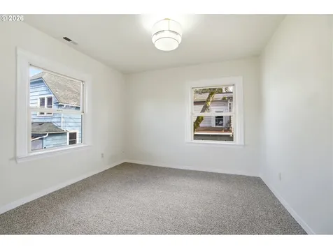 1421 SE Pine Street Portland OR 97214