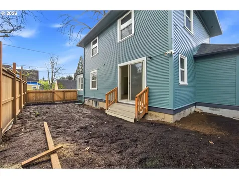 1421 SE Pine Street Portland OR 97214