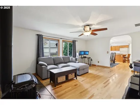 2853 SE Maple Street Hillsboro OR 97123