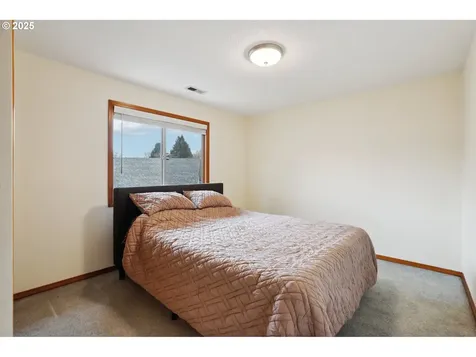 2853 SE Maple Street Hillsboro OR 97123