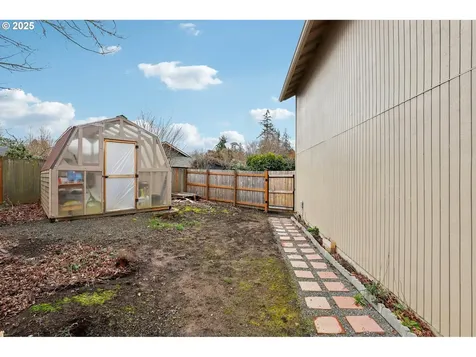 2853 SE Maple Street Hillsboro OR 97123